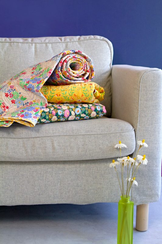 Daisy-Blankets-1-fabric-collection-maureen-cracknell