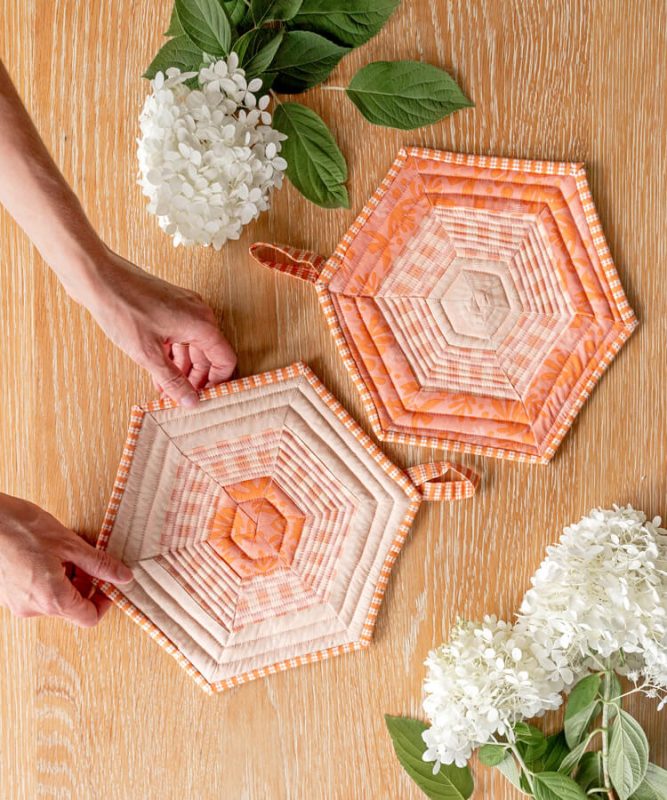 Duval-Suzy-Quilt-Pot-Holders-fabric-collection-suzy-quilts