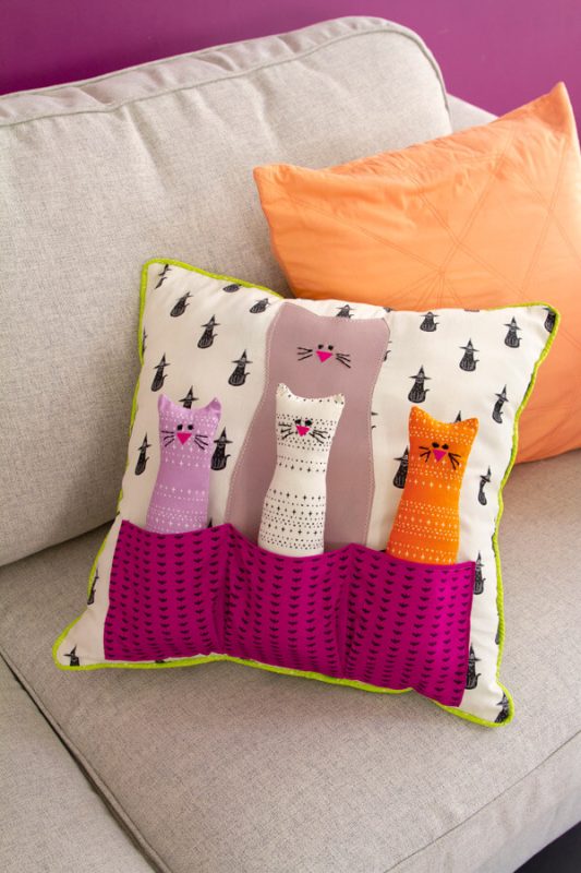 Spooky-Witchy-Cat-Pillow-Garland-6-fabric-collection-agfstudio