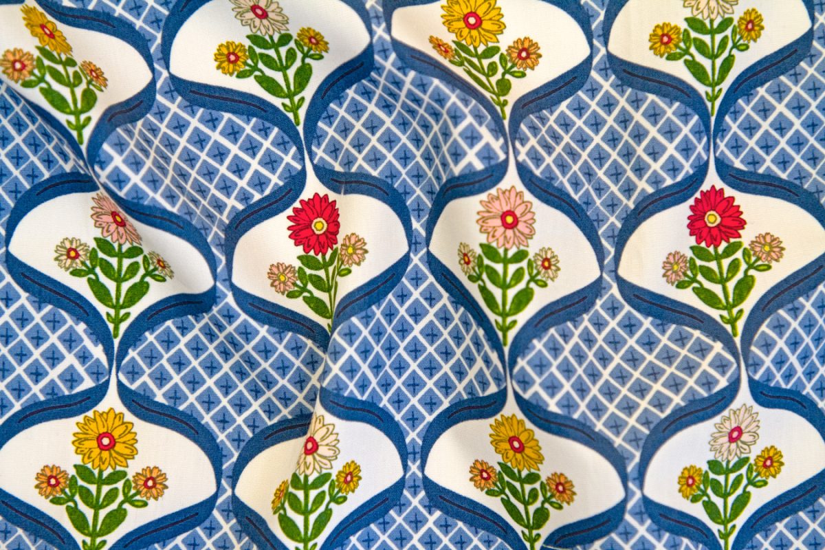 The-Flower-Fields-Fabric-22-fabric-collection-maureen-cracknell
