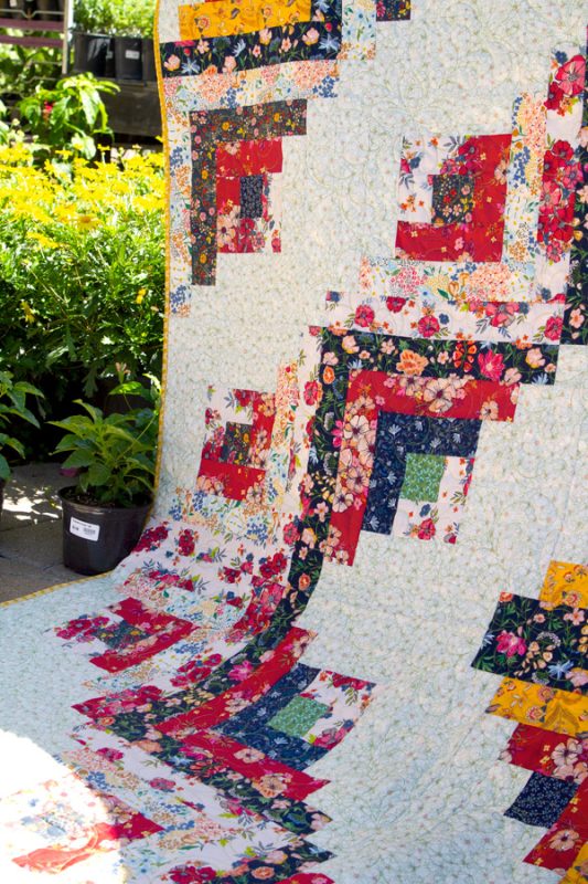 The-Flower-Fields-Free-Quilt-5-fabric-collection-maureen-cracknell